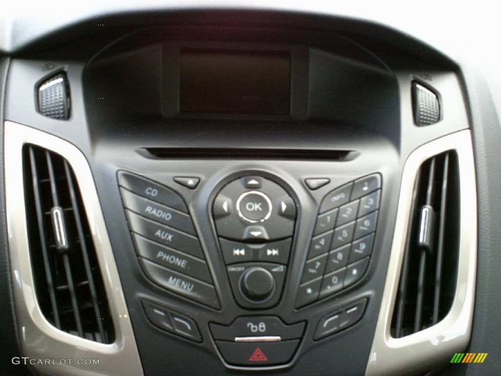 2012 Focus SEL Sedan - Sterling Grey Metallic / Charcoal Black Leather photo #12