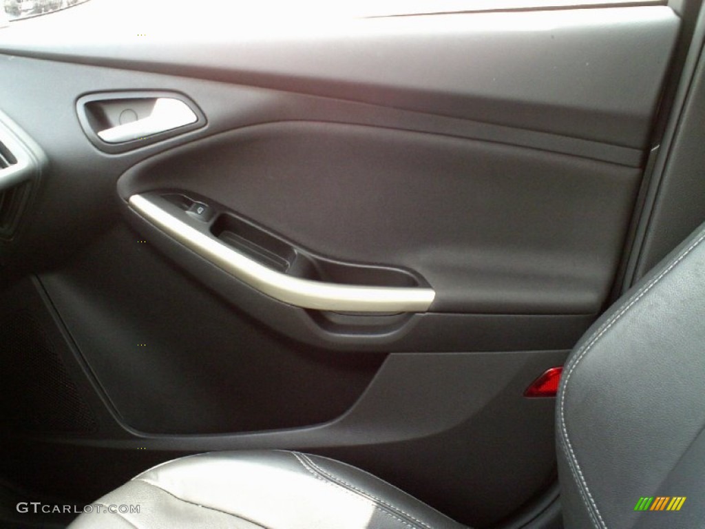 2012 Focus SEL Sedan - Sterling Grey Metallic / Charcoal Black Leather photo #15