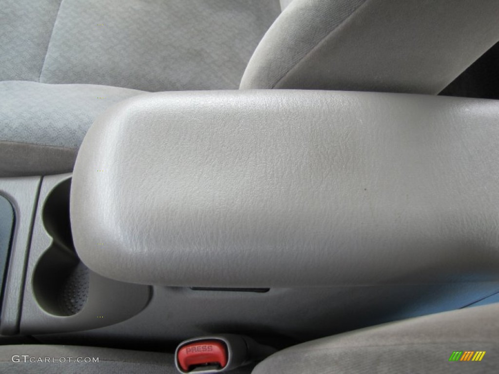 2003 Intrepid SXT - Stone White / Sandstone photo #23