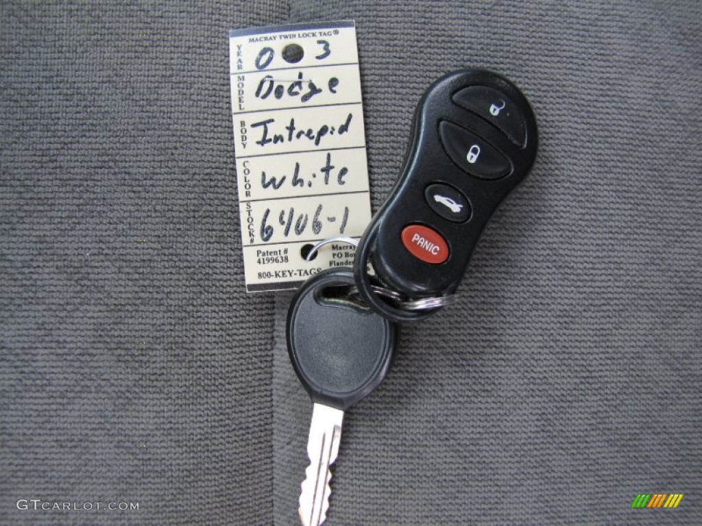 2003 Intrepid SXT - Stone White / Sandstone photo #31