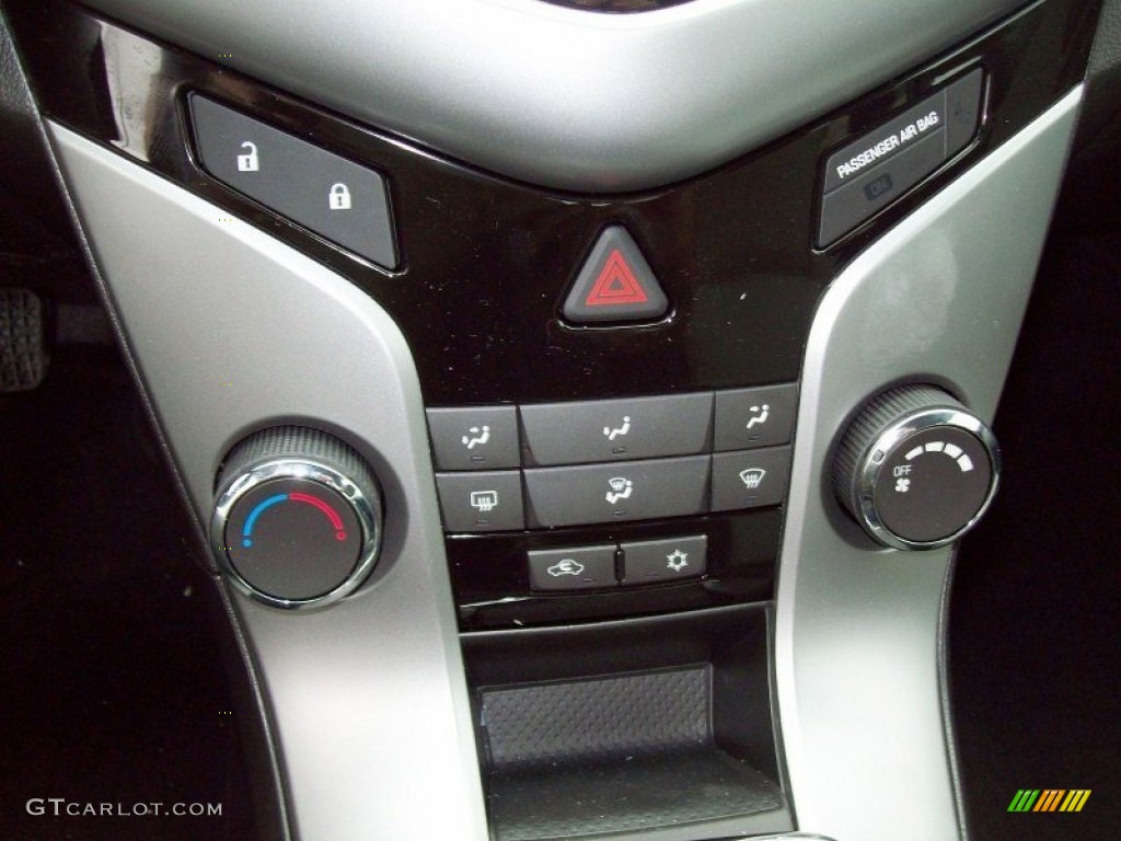 2012 Cruze LS - Blue Granite Metallic / Jet Black/Medium Titanium photo #23