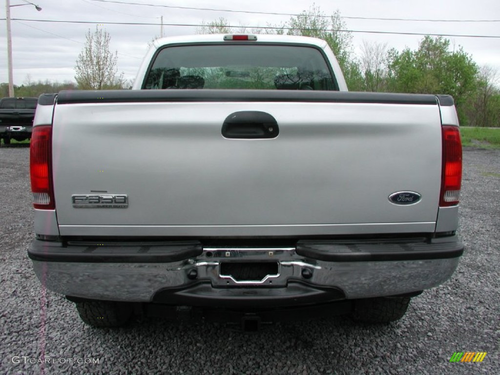 2005 F350 Super Duty XLT SuperCab 4x4 - Silver Metallic / Medium Flint photo #11