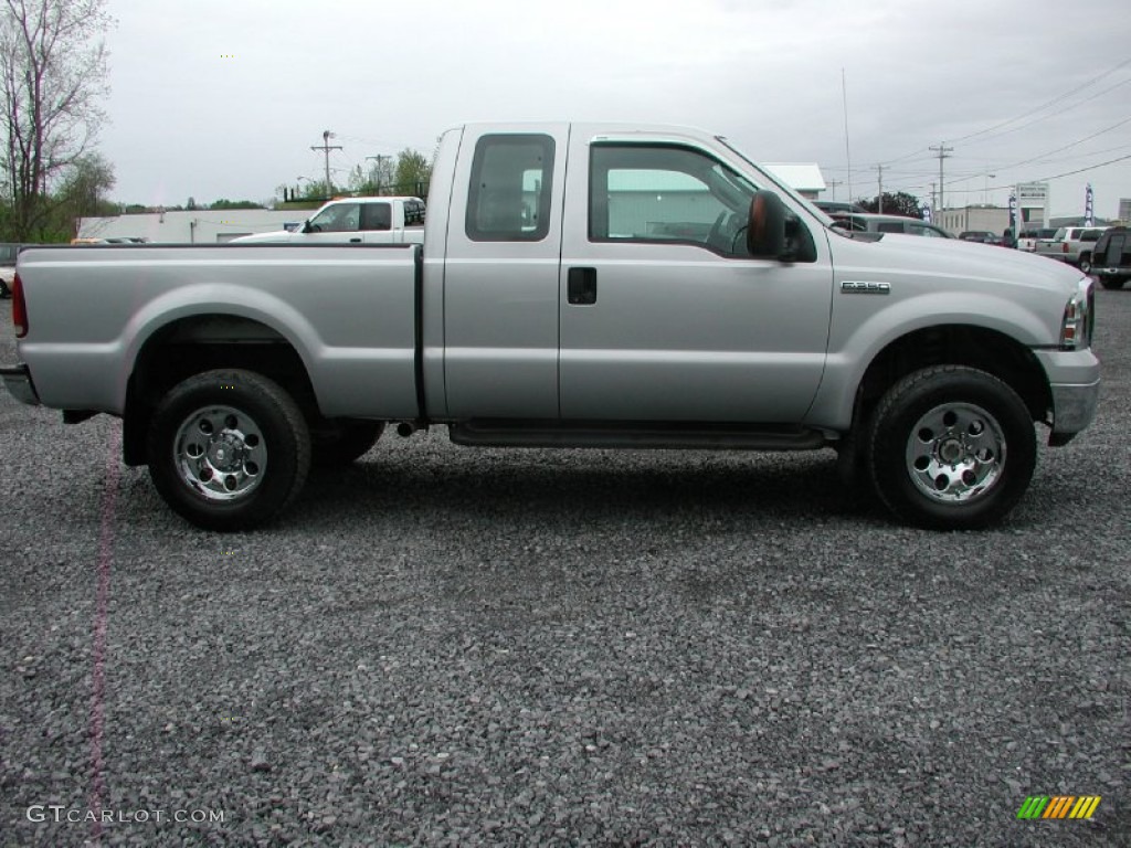 2005 F350 Super Duty XLT SuperCab 4x4 - Silver Metallic / Medium Flint photo #16