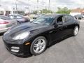 Black - Panamera 4 Photo No. 2