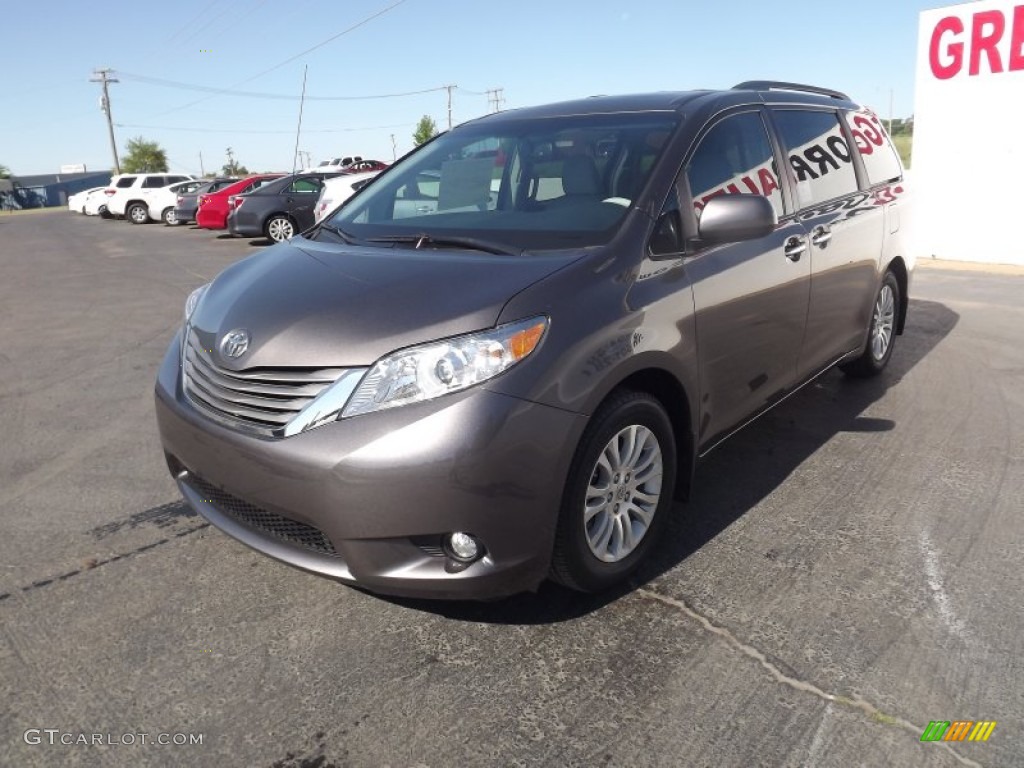 2012 Sienna XLE - Predawn Gray Mica / Light Gray photo #3