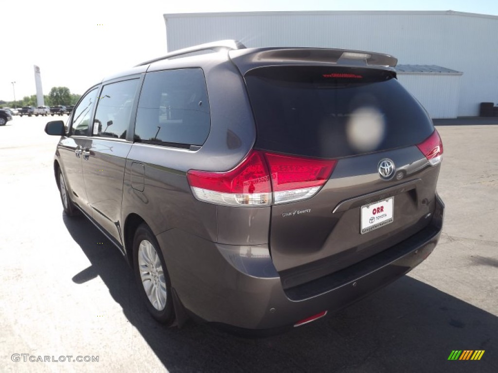 2012 Sienna XLE - Predawn Gray Mica / Light Gray photo #5