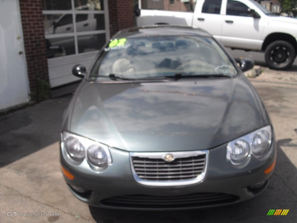 2002 300 M Sedan - Graphite Metallic / Sandstone photo #5