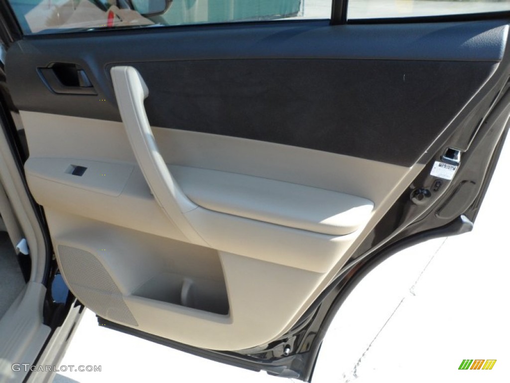2009 Highlander V6 - Black / Sand Beige photo #22