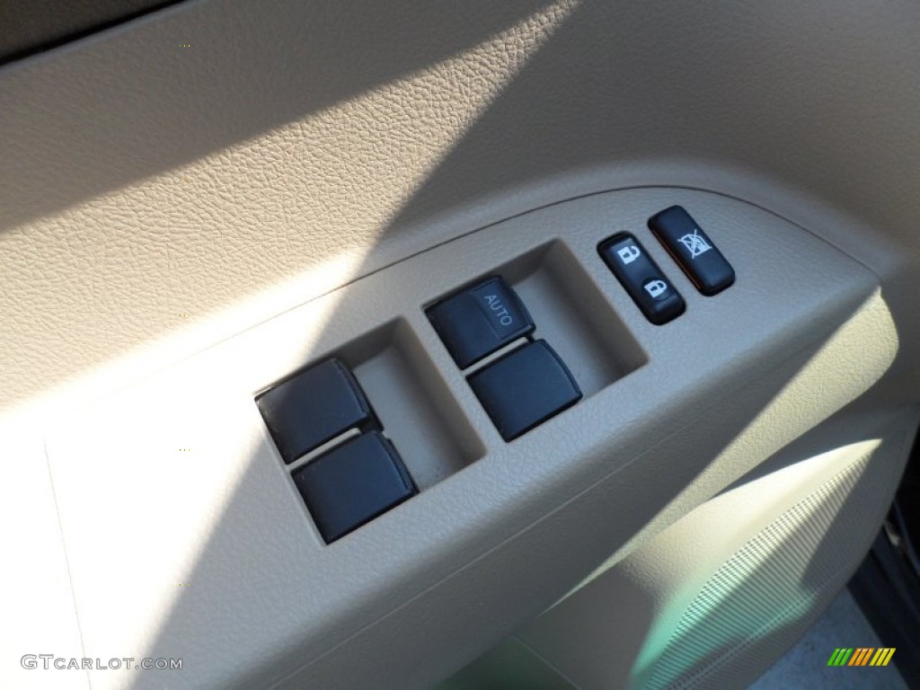 2009 Highlander V6 - Black / Sand Beige photo #29