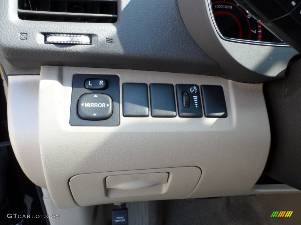 2009 Highlander V6 - Black / Sand Beige photo #39