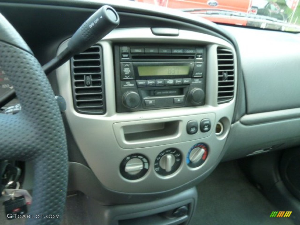 2004 Mazda Tribute LX V6 4WD Controls Photo #65039578
