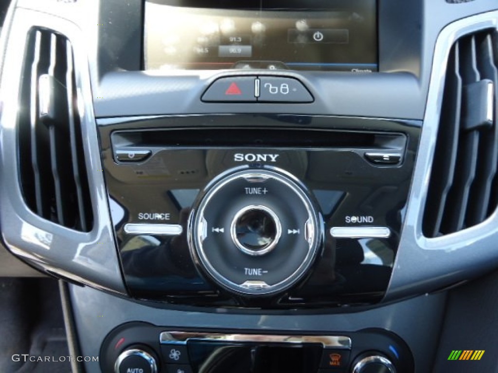 2012 Focus Titanium Sedan - White Platinum Tricoat Metallic / Charcoal Black Leather photo #14