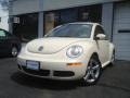 Harvest Moon Beige 2010 Volkswagen New Beetle 2.5 Coupe