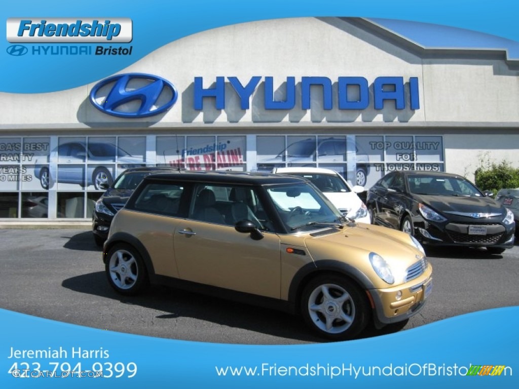 2004 Cooper Hardtop - Solid Gold Metallic / Panther Black photo #1