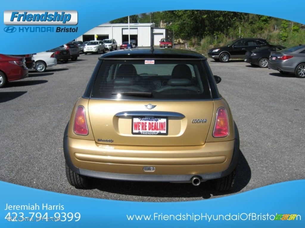 2004 Cooper Hardtop - Solid Gold Metallic / Panther Black photo #8