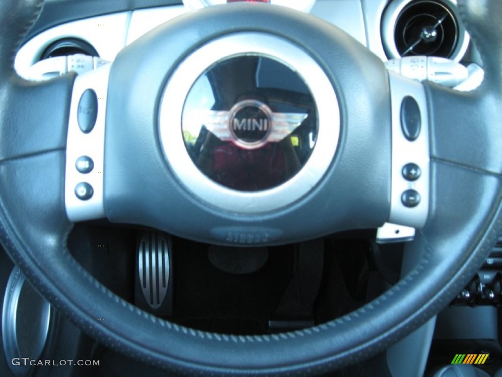2004 Cooper Hardtop - Solid Gold Metallic / Panther Black photo #29