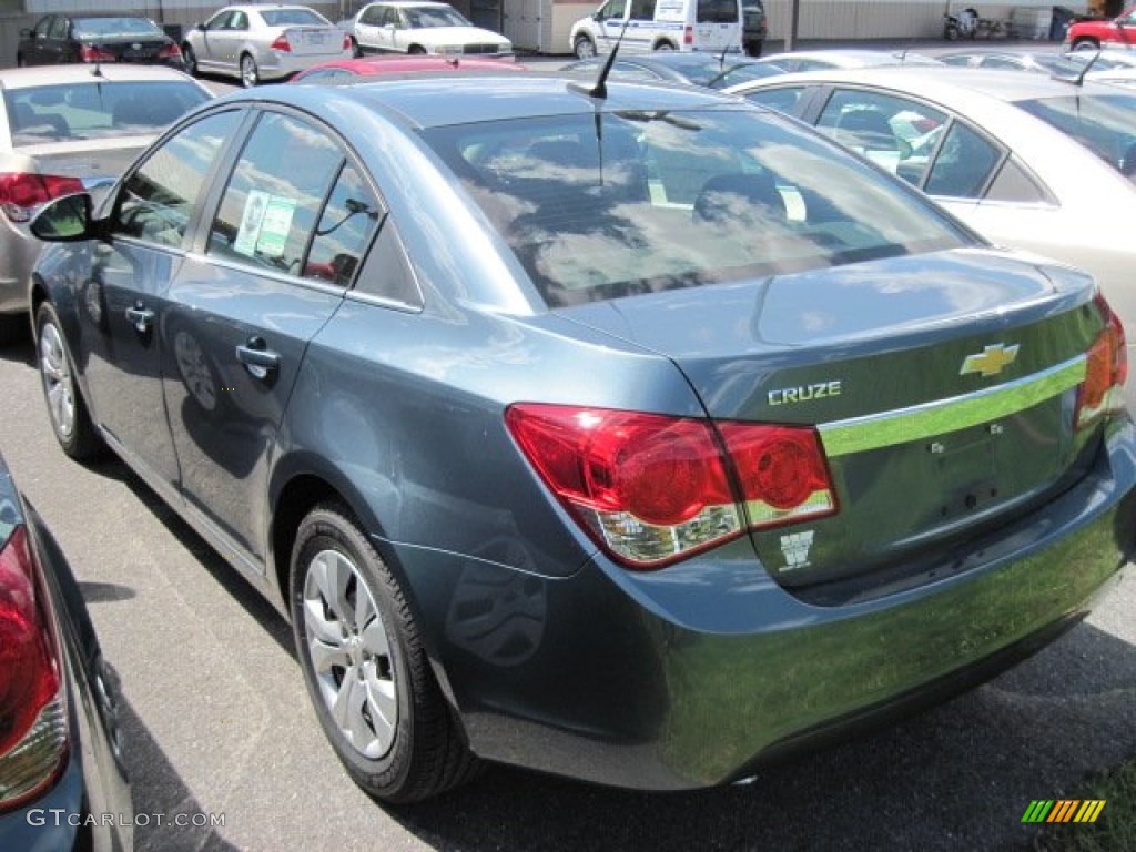 2012 Cruze LS - Blue Granite Metallic / Jet Black/Medium Titanium photo #2
