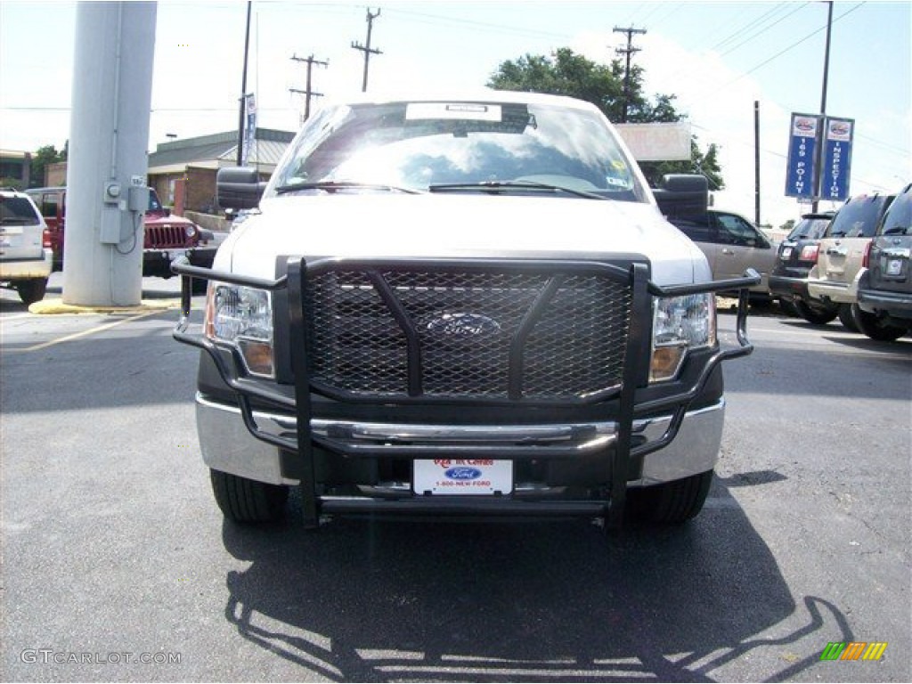 2010 F150 XL SuperCab - Ingot Silver Metallic / Black photo #16