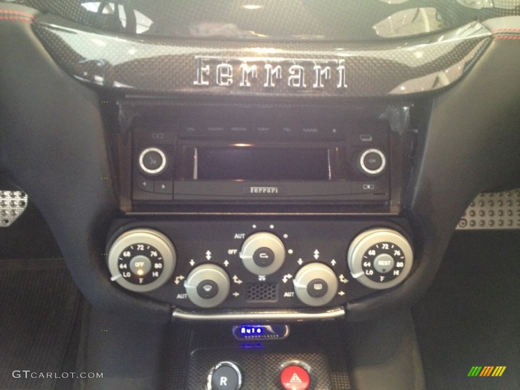 2010 Ferrari 599 GTB Fiorano HGTE Controls Photo #65078852