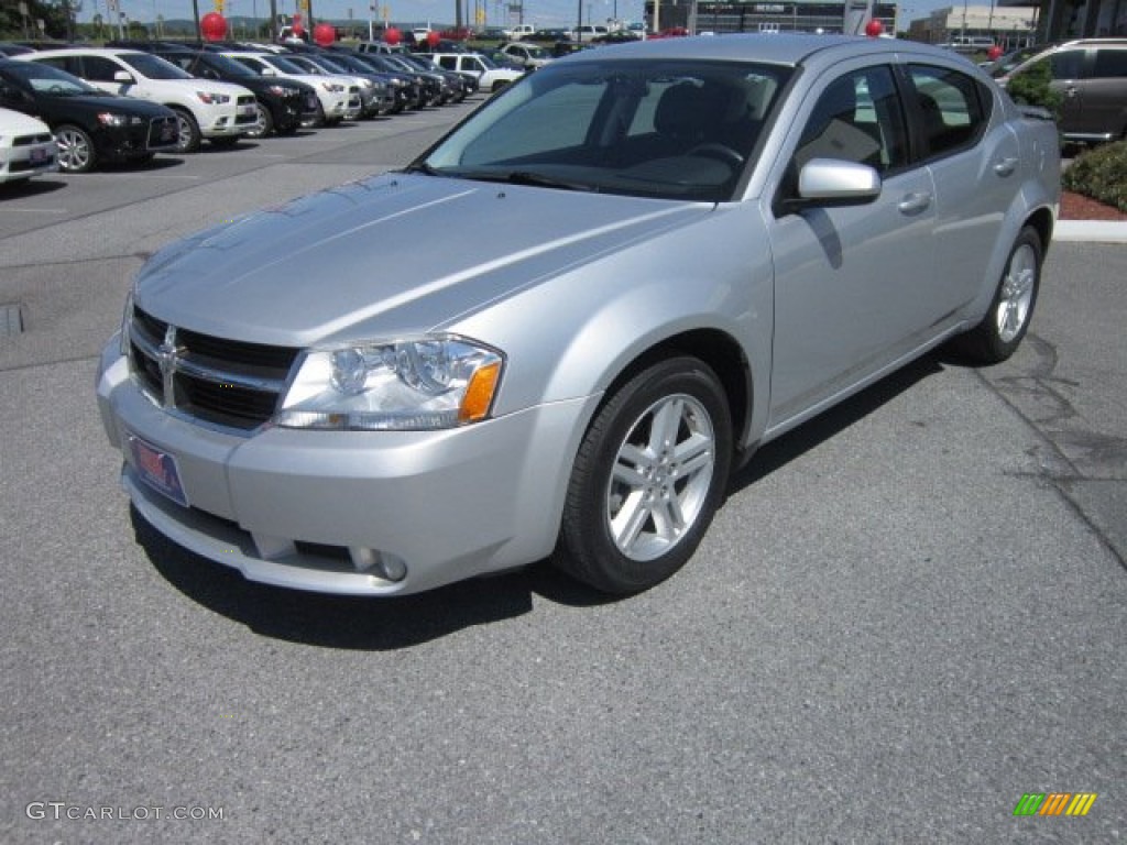 Bright Silver Metallic Dodge Avenger