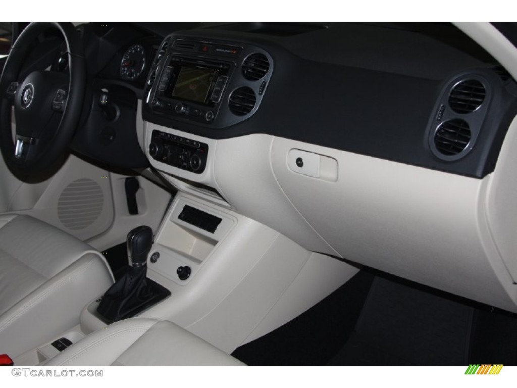 2012 Tiguan SEL - Deep Black Metallic / Beige photo #24