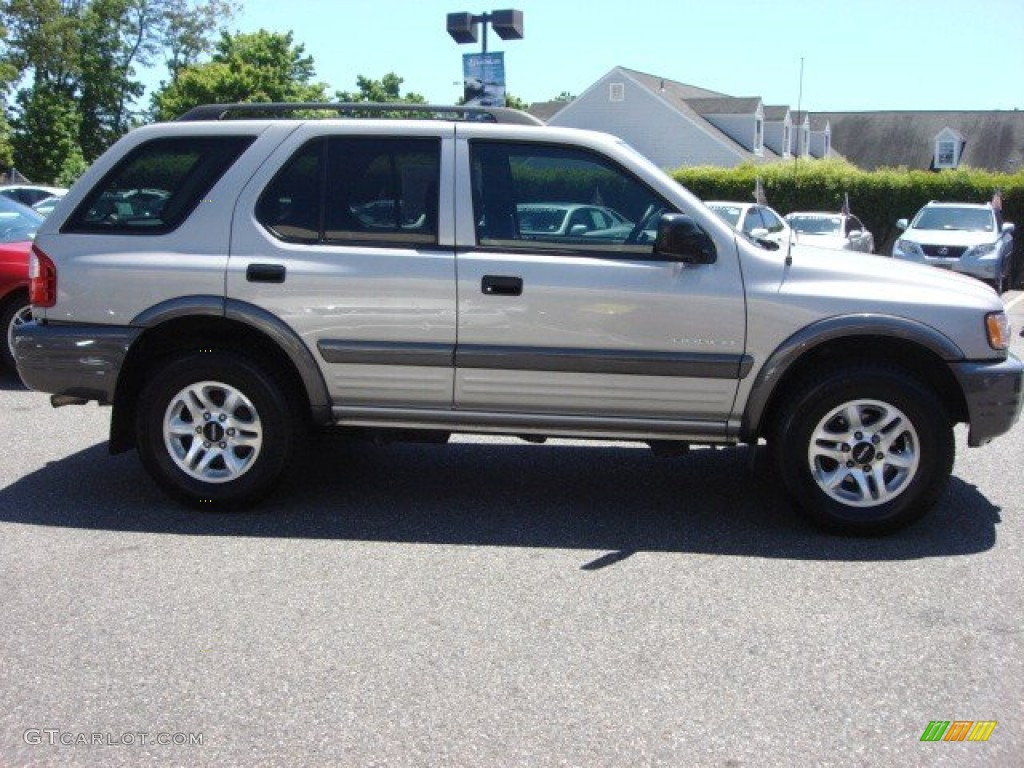 Powellite Silver Metallic 2004 Isuzu Rodeo S Exterior Photo #65081456