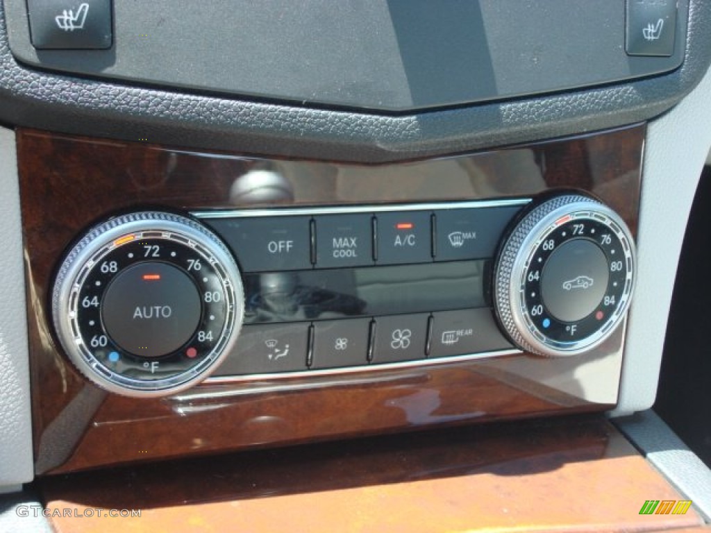 2010 Mercedes-Benz C 300 Sport Controls Photo #65086478