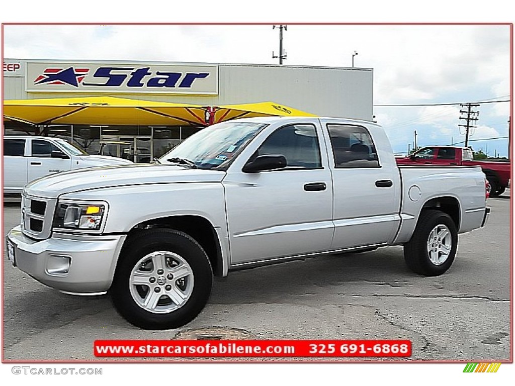 2011 Dakota Big Horn Crew Cab - Bright Silver Metallic / Dark Slate Gray/Medium Slate Gray photo #1