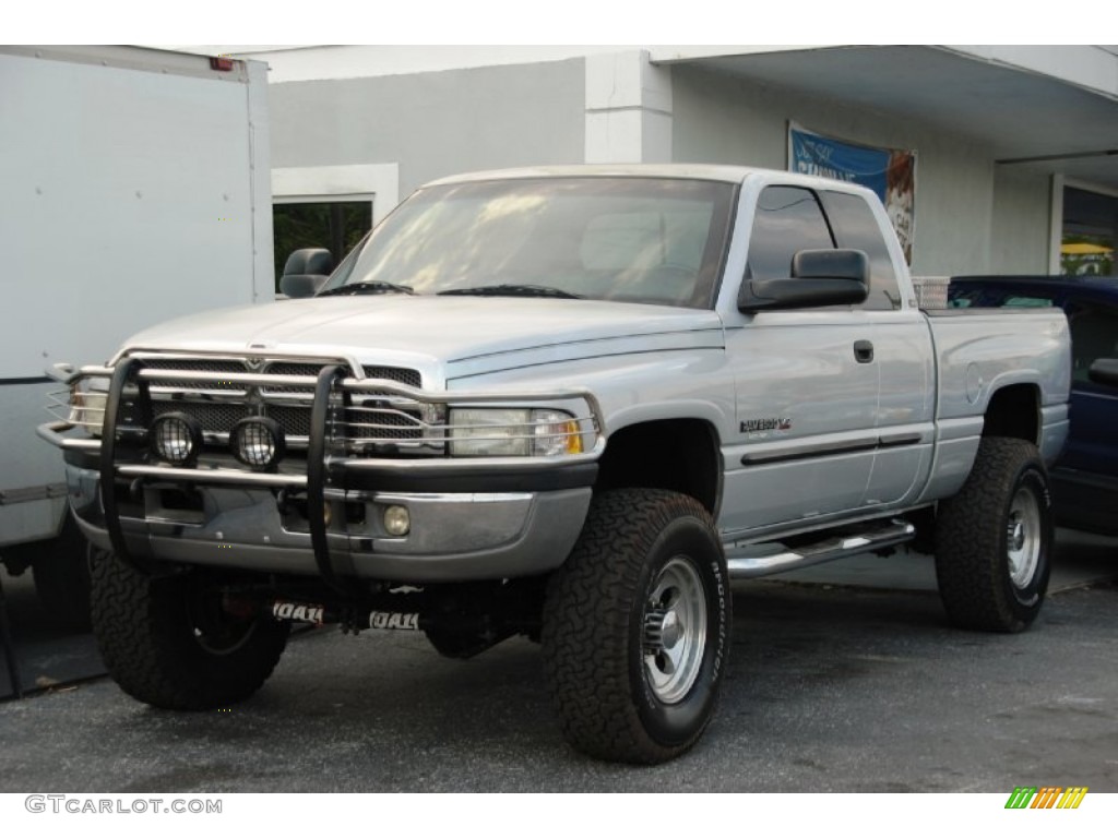 Bright Silver Metallic 2002 Dodge Ram 2500 SLT Quad Cab 4x4 Exterior Photo #65090555