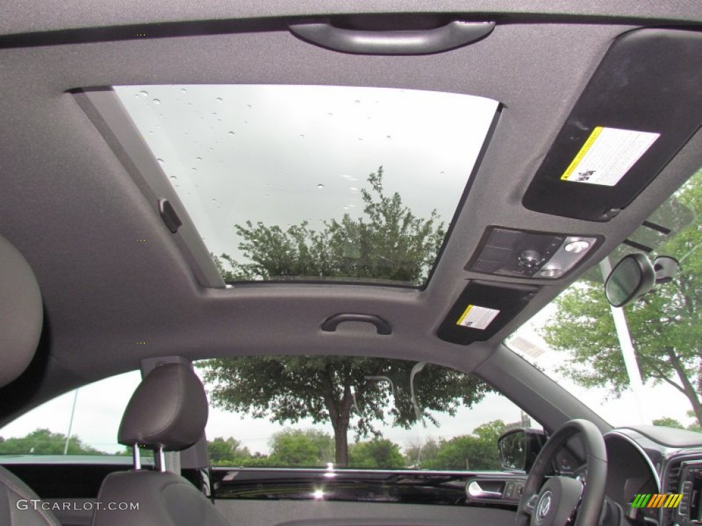 2012 Volkswagen Beetle Turbo Sunroof Photo #65091680