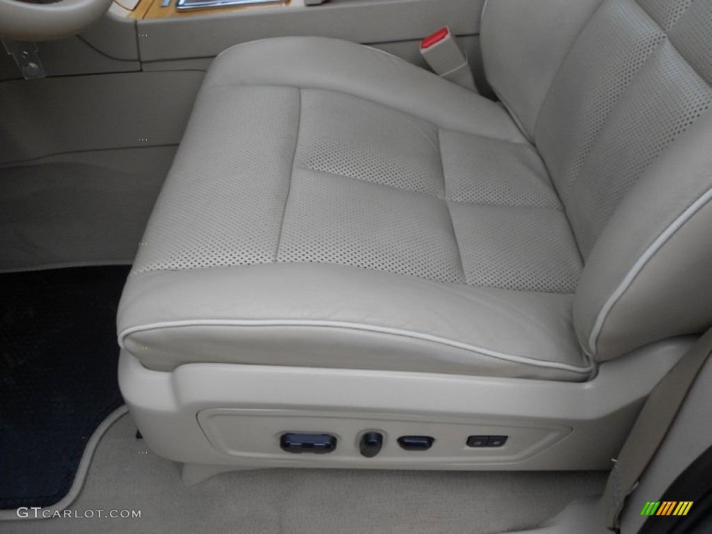 2009 Lincoln Navigator Standard Navigator Model Front Seat Photo #65093741