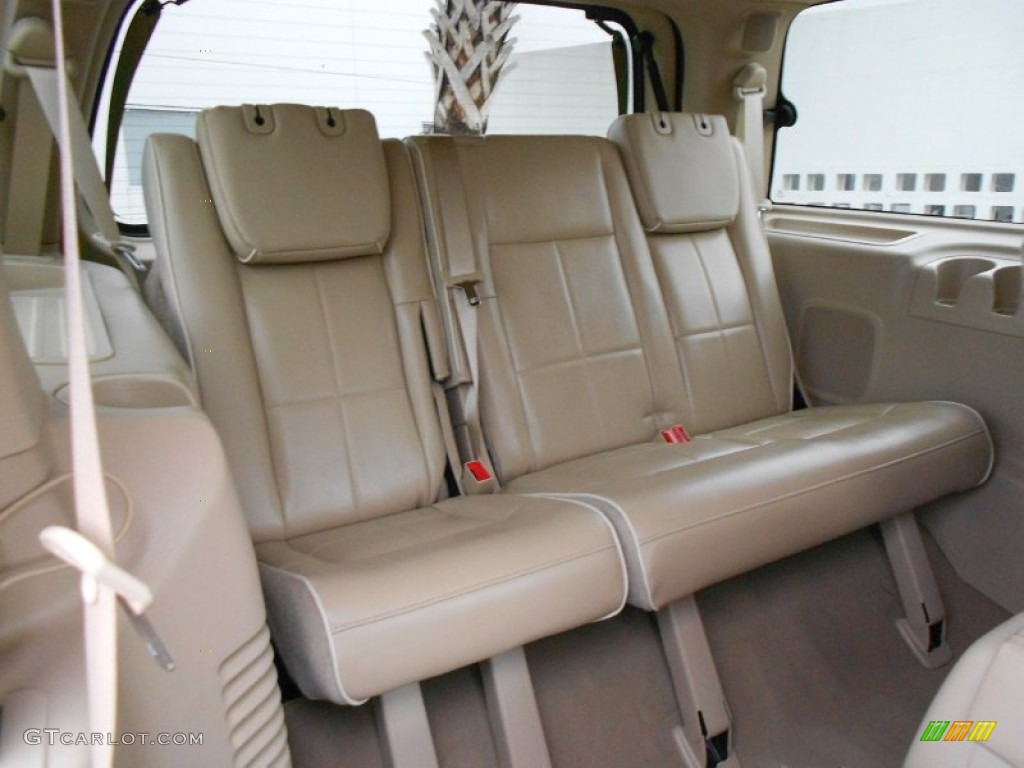 2009 Lincoln Navigator Standard Navigator Model Rear Seat Photo #65093787