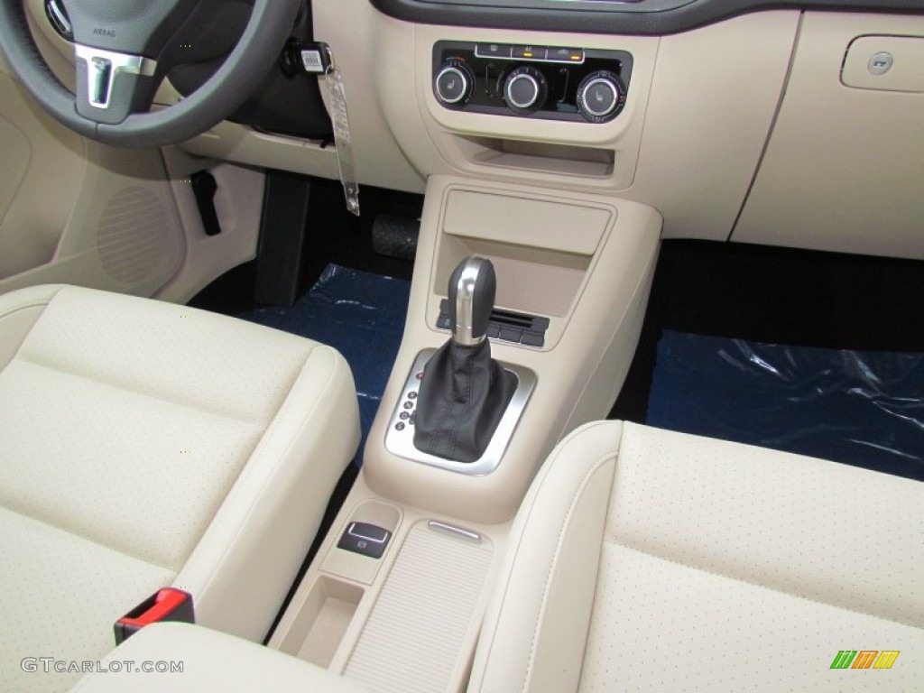 2012 Tiguan SE - Deep Black Metallic / Beige photo #6