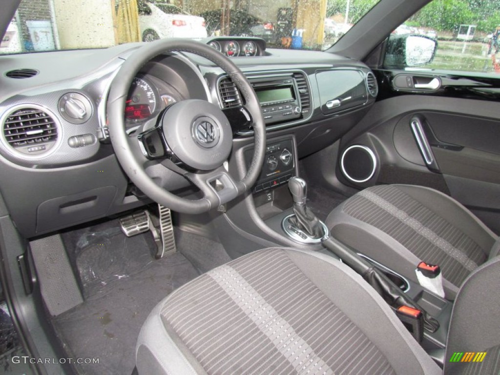 Titan Black Interior 2012 Volkswagen Beetle Turbo Photo #65094072
