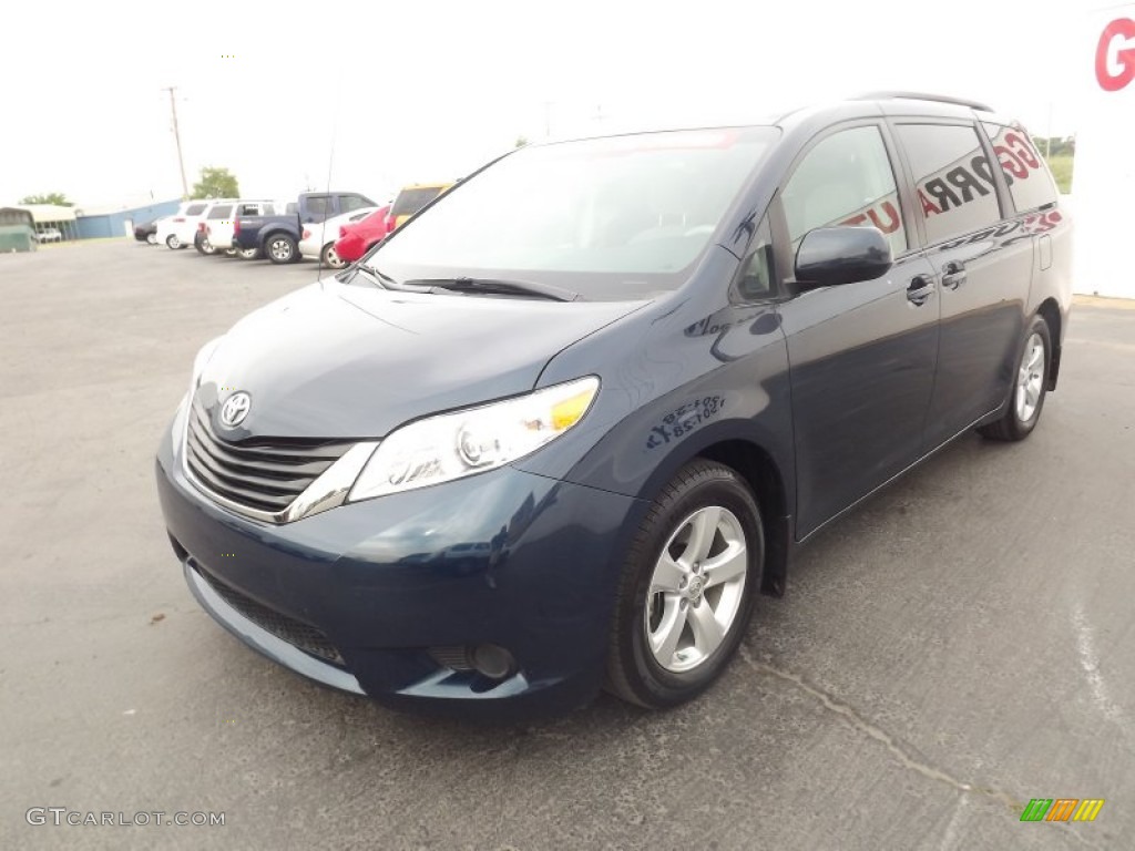 2011 Sienna LE - South Pacific Blue Pearl / Bisque photo #3