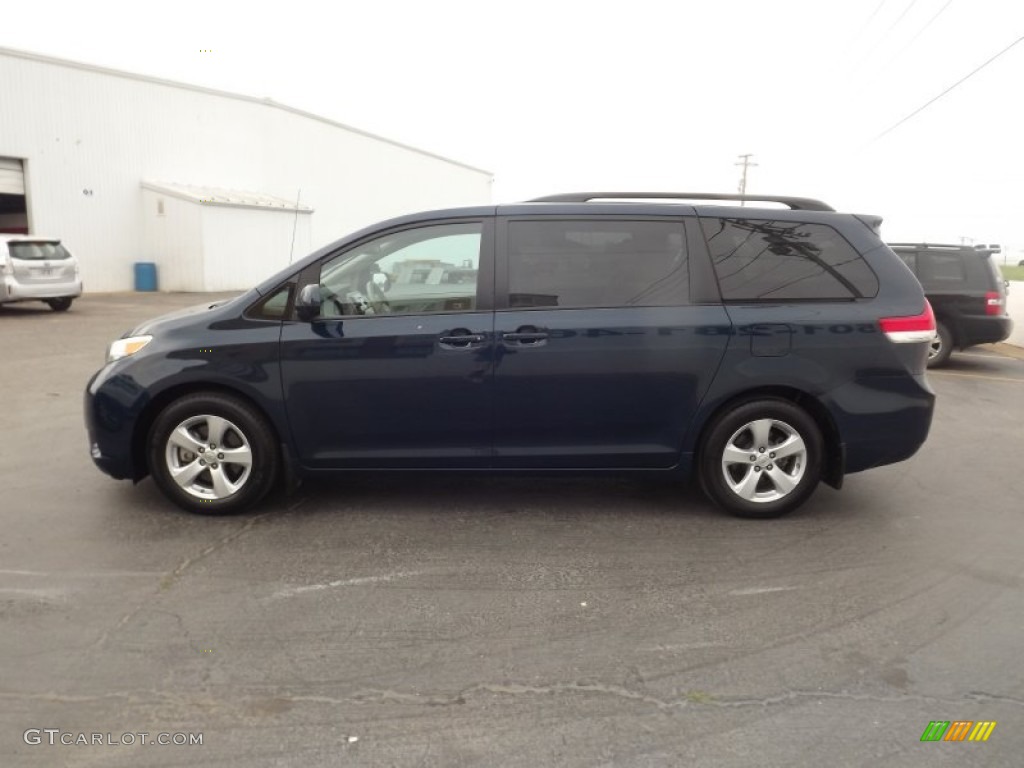 2011 Sienna LE - South Pacific Blue Pearl / Bisque photo #4