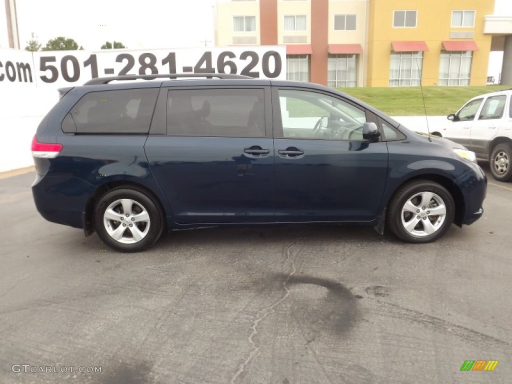 2011 Sienna LE - South Pacific Blue Pearl / Bisque photo #8