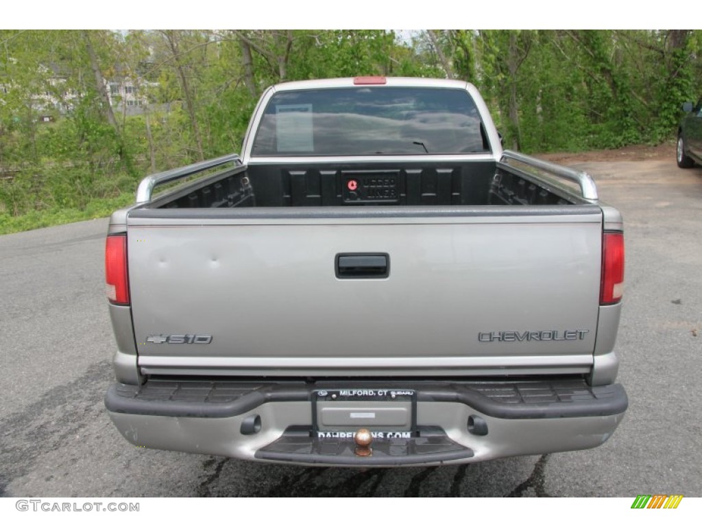 2001 S10 LS Extended Cab 4x4 - Light Pewter Metallic / Medium Gray photo #7