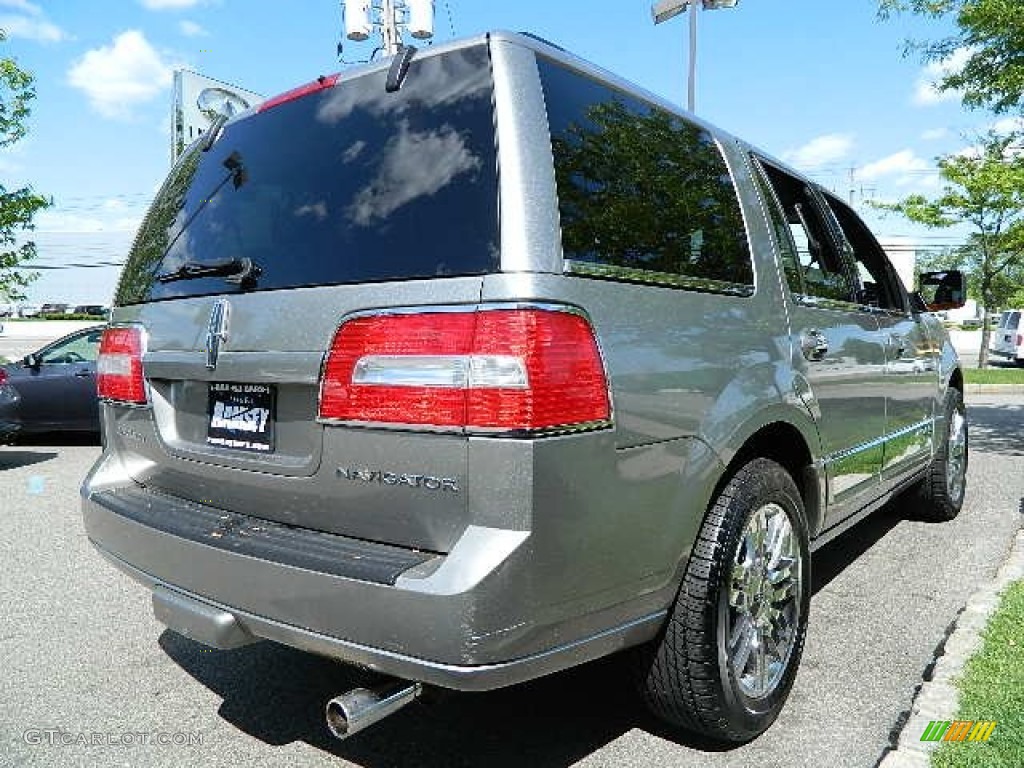 2008 Navigator Elite 4x4 - Vapor Silver Metallic / Charcoal Black photo #5