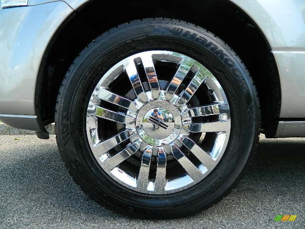 2008 Navigator Elite 4x4 - Vapor Silver Metallic / Charcoal Black photo #31