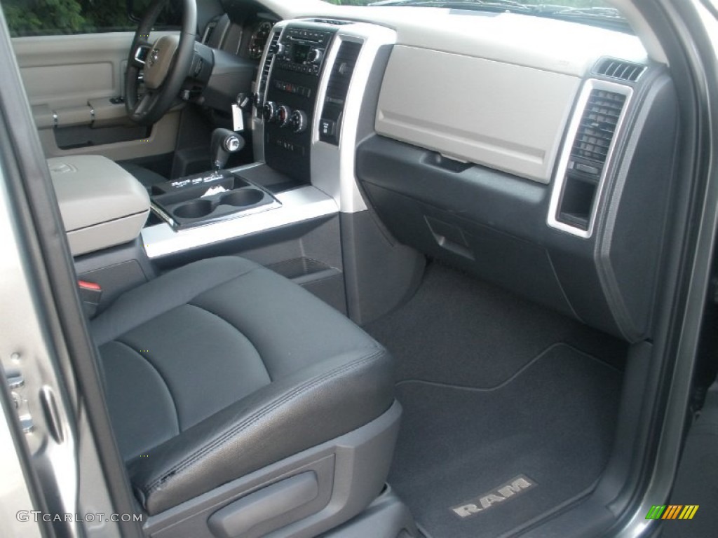 2011 Ram 1500 Big Horn Quad Cab 4x4 - Mineral Gray Metallic / Dark Slate Gray photo #19