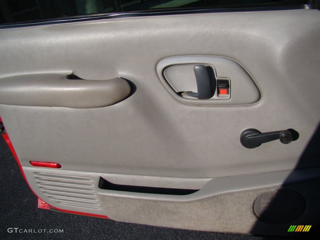 2000 Sierra 2500 SL Regular Cab - Fire Red / Graphite photo #15