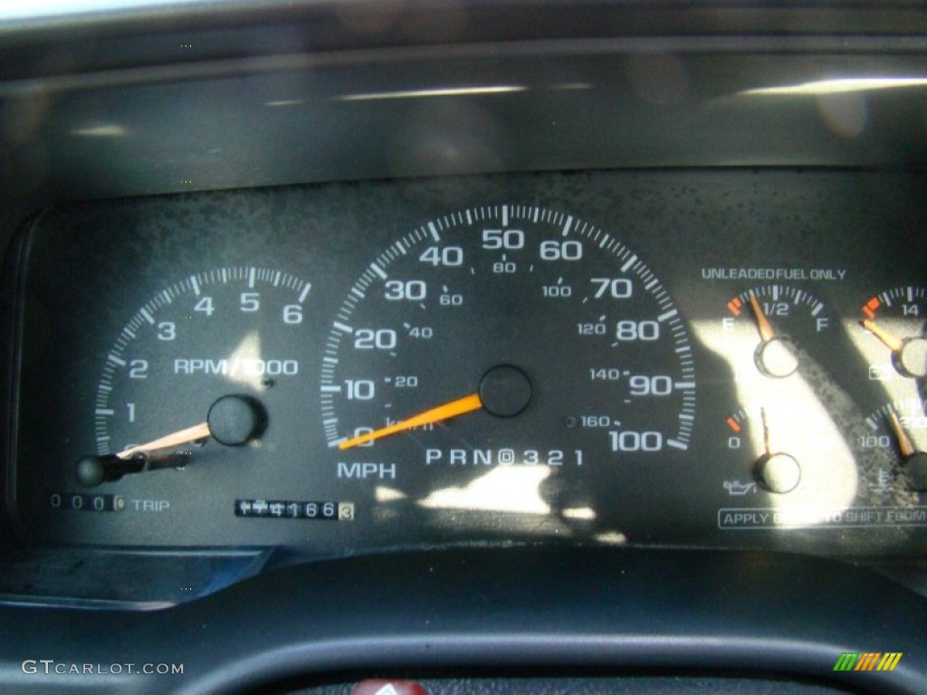 2000 Sierra 2500 SL Regular Cab - Fire Red / Graphite photo #17
