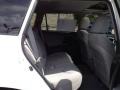 Super White - RAV4 V6 4WD Photo No. 15