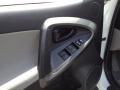 Super White - RAV4 V6 4WD Photo No. 21