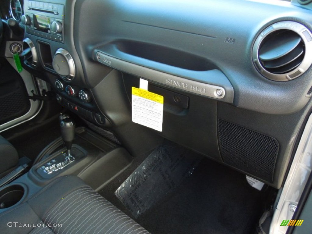 2012 Wrangler Sport 4x4 - Bright Silver Metallic / Black photo #21