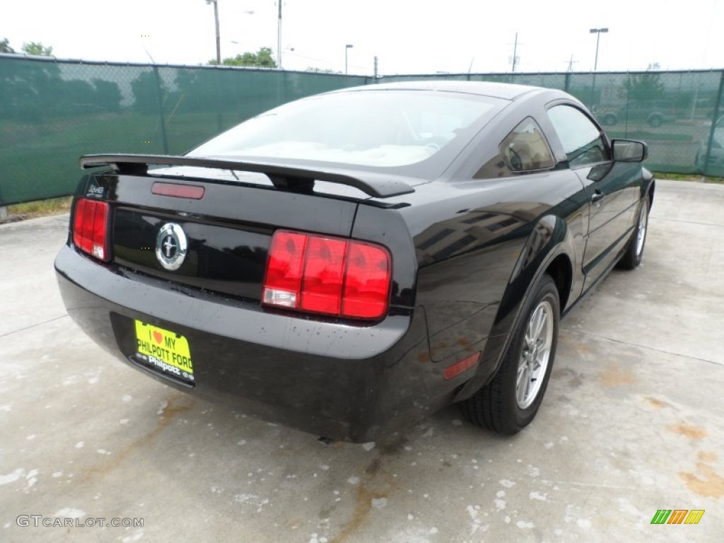 2005 Mustang V6 Premium Coupe - Black / Medium Parchment photo #3