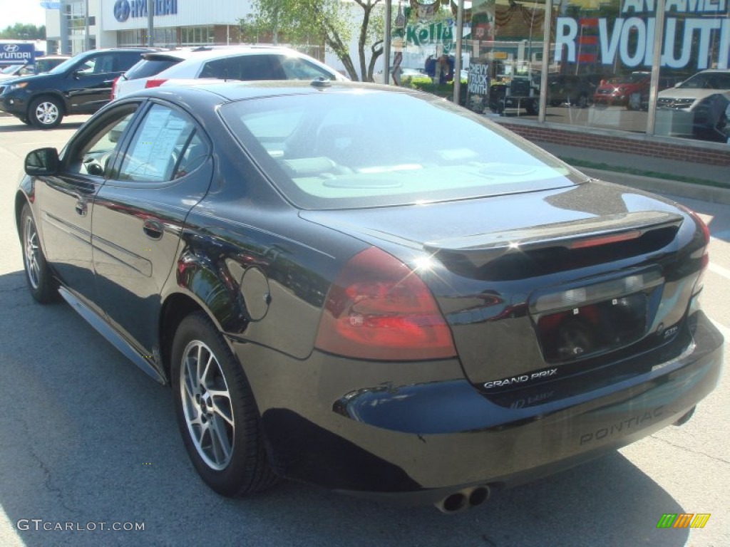 2004 Grand Prix GTP Sedan - Black / Dark Pewter photo #6