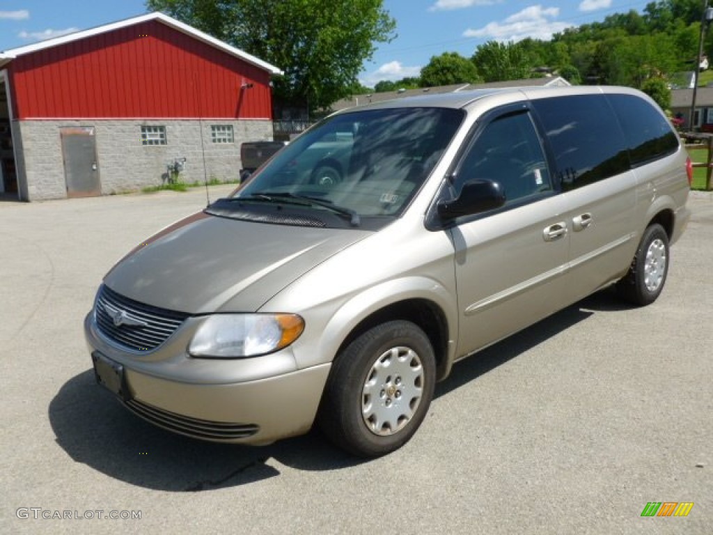 2002 Town & Country eL - Light Almond Pearl Metallic / Taupe photo #1