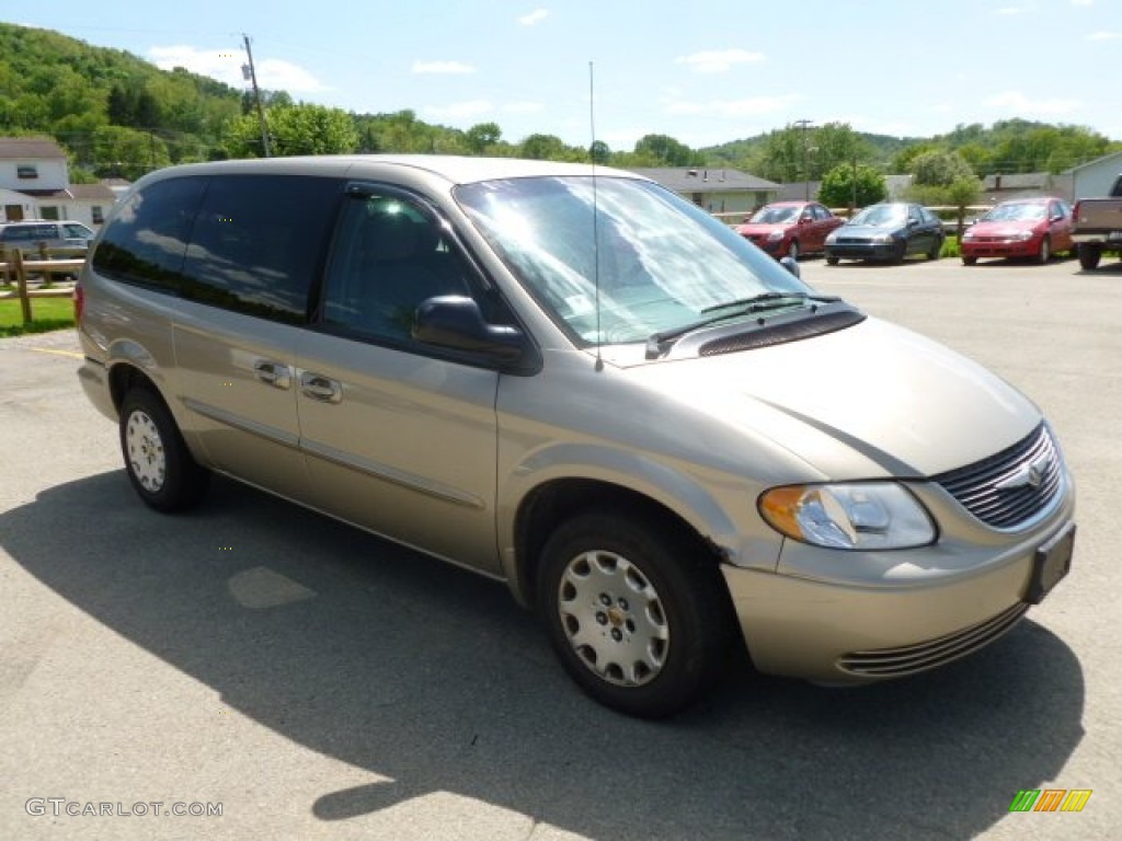 2002 Town & Country eL - Light Almond Pearl Metallic / Taupe photo #7